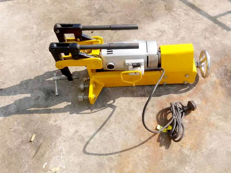 內(nèi)燃鋼軌鉆孔機(jī)怎么操作使用?